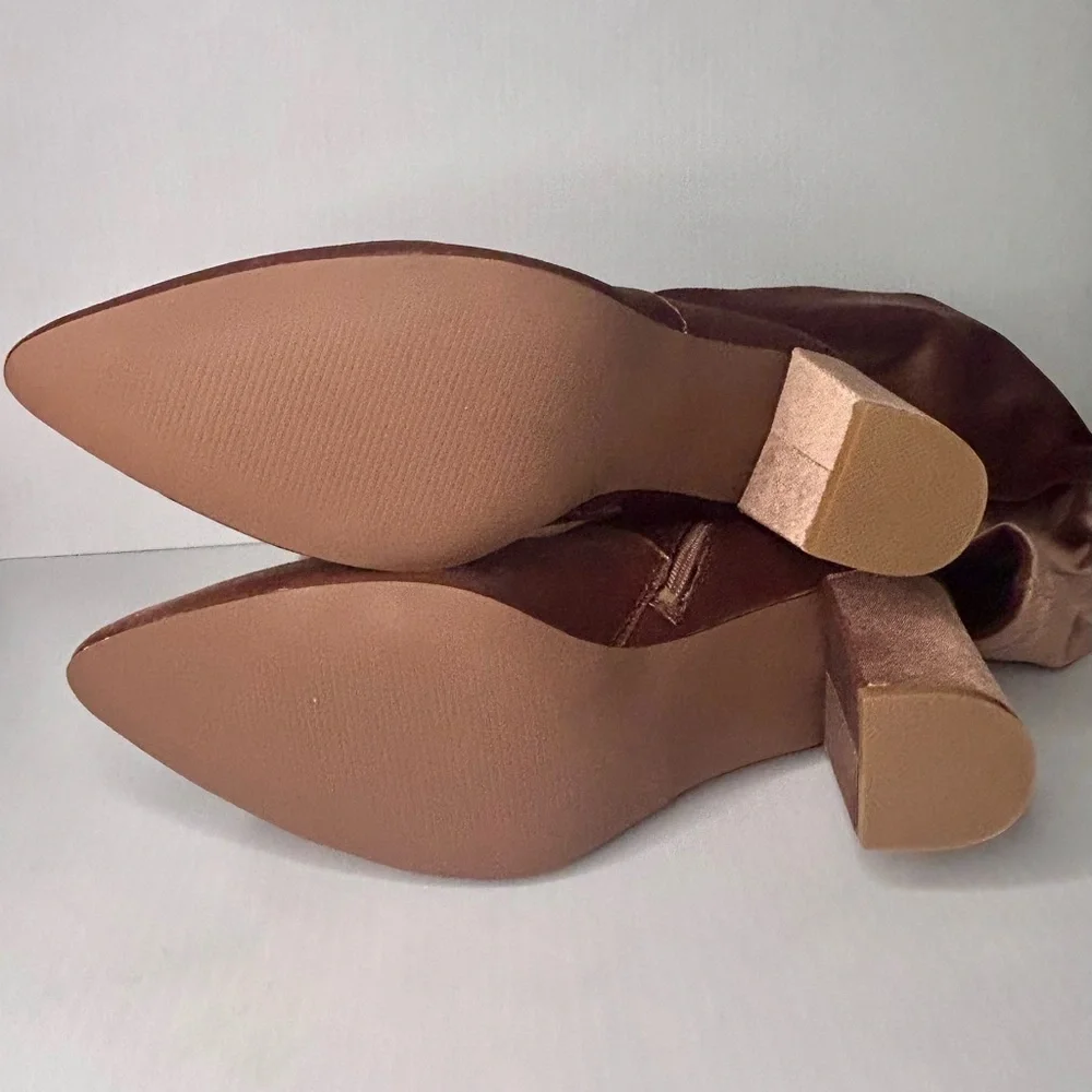 👢Smash NIB “Malia Over the Knee” Chic Velvet Boots in Nude Color